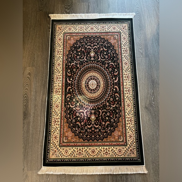 Turkish Rug - Picture 6 of 7